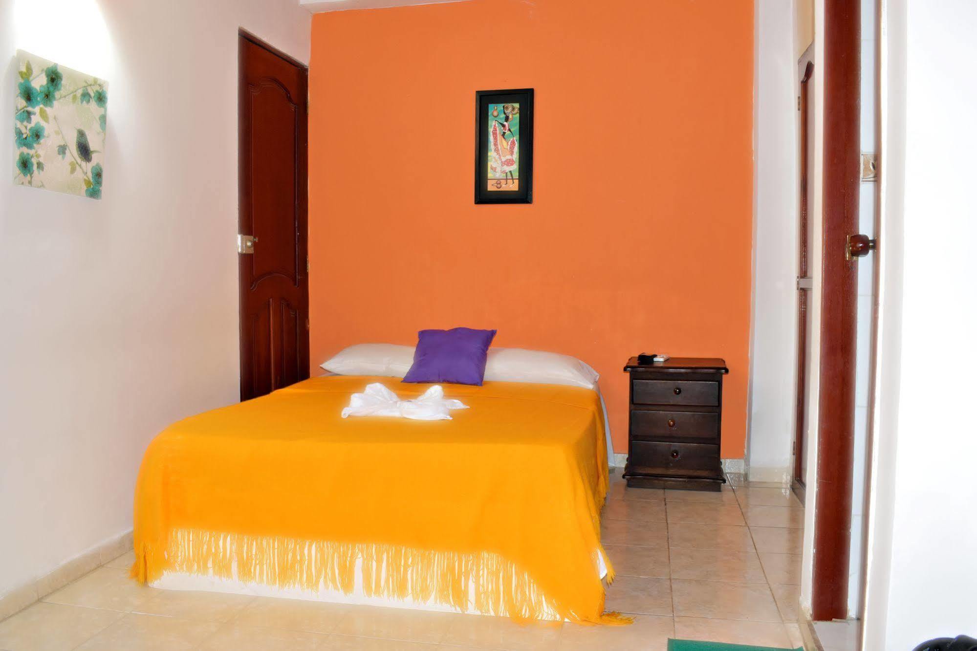 Tropical Sun Hotel 2*