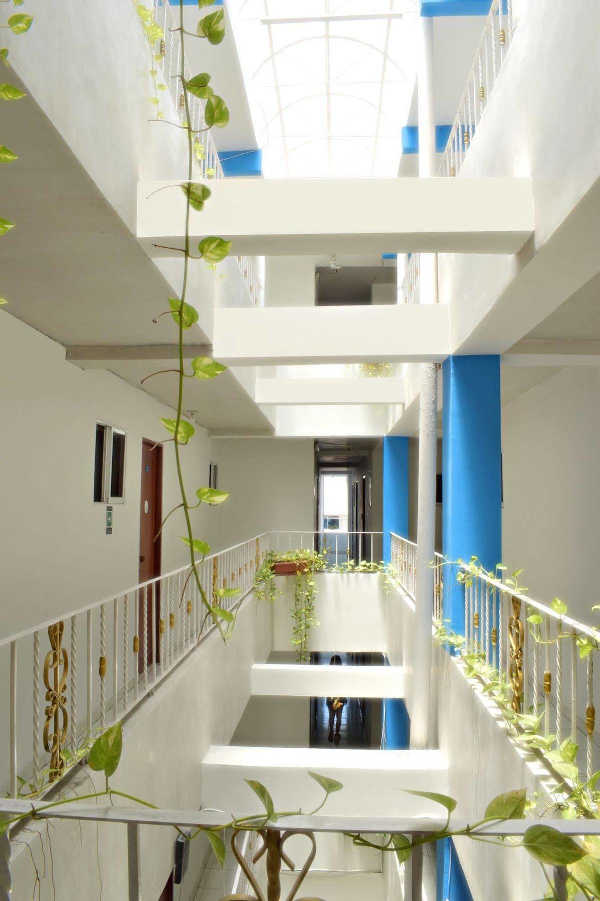 Tropical Sun Hotel 2*